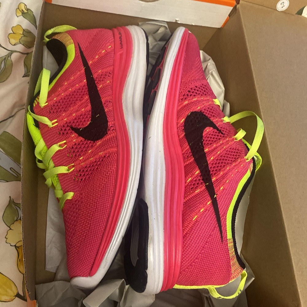 Nike flyknit 8 excellent condition